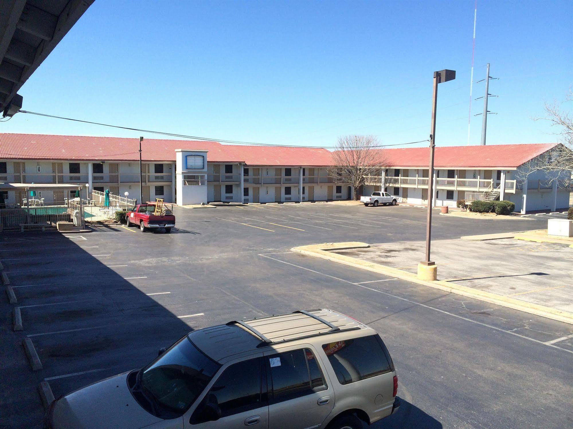 Hemp Inn Oklahoma City South Exterior foto